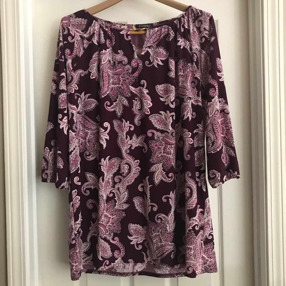 B2G1 free Floral keyhole tunic